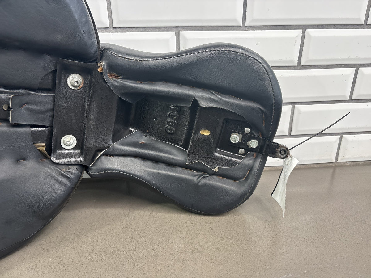 00-06 Harley Heritage Softail Classic FLSTC FLSTCI Passenger Rider Driver Seat