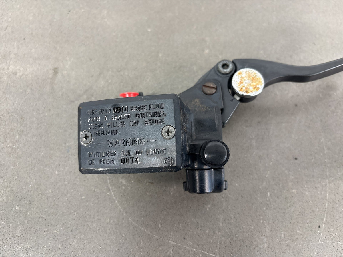 1990-2000 Kawasaki ZX-11 ZX1100C ZX1100D Front Brake Master Cylinder 43015-1498