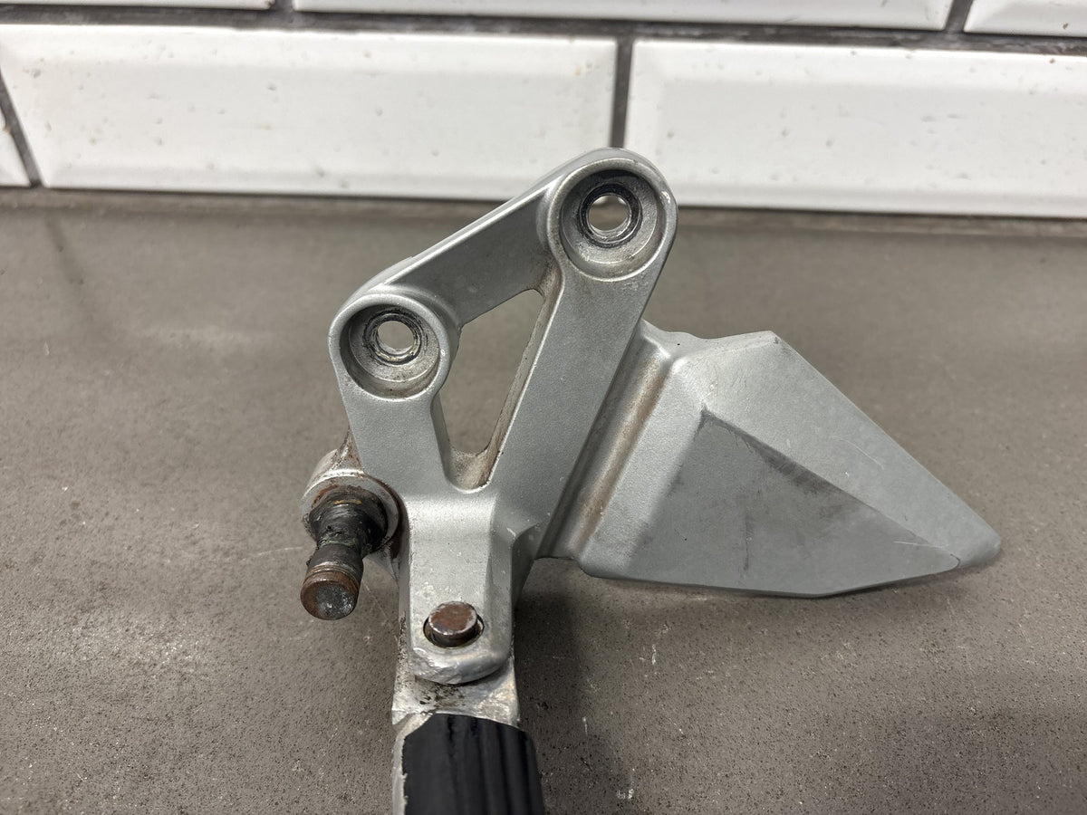 04-07 Suzuki SV650 SV650S Left Rider Footpeg Bracket OEM 43521-16G20