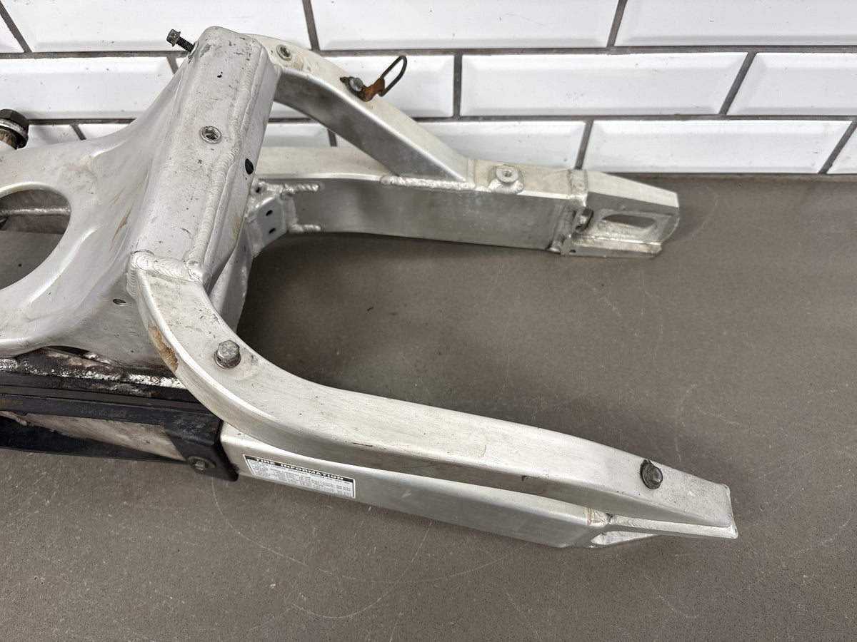 1999-2000 Yamaha YZF-R6 Rear Swingarm Swing Arm OEM