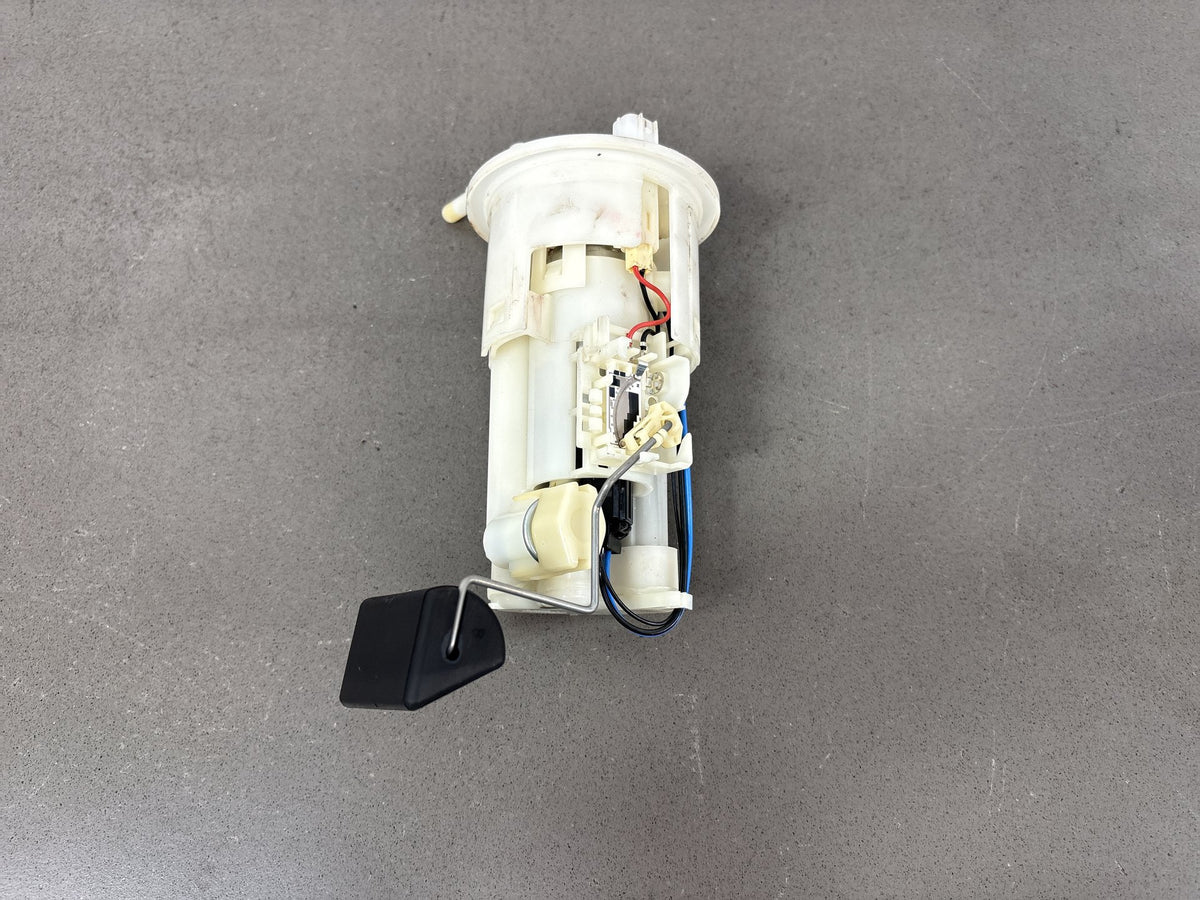2006-2007 Yamaha FJR1300 Fuel Pump Assembly Level Sender OEM 5JW-13907-21-00