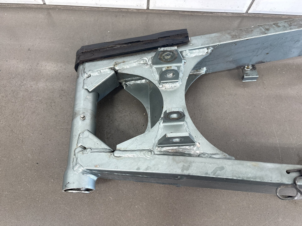 1990-1993 Kawasaki Ninja ZX-11 ZX1100C Swingarm Swing Arm OEM 33001-1351