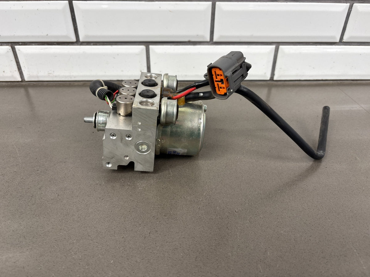 2006-2007 Yamaha FJR1300 ABS Pump Hydraulic Unit Modulator OEM 3P6-85930-00-00
