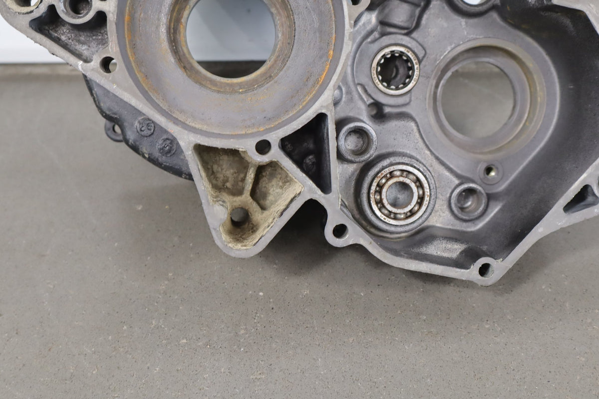 1983-1984 Yamaha YZ125 Right Engine Crankcase OEM 24X-15121-00-00