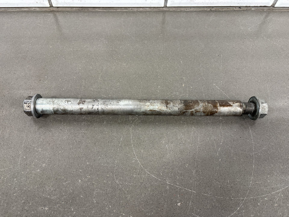 06-07 Dyna Super Glide Street Bob Wide Glide Harley Rear Axle 41114-06