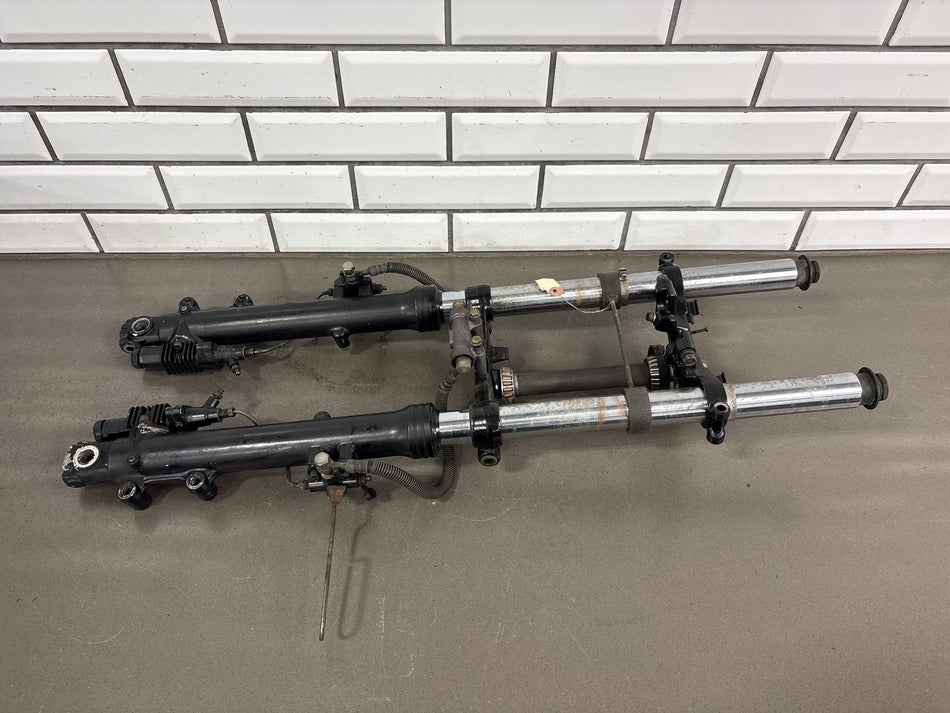 1982-1985 Kawasaki GPZ750 Front End Complete Forks Triple Trees OEM Straight