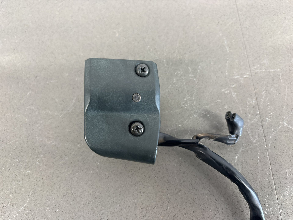 1990-1993 Kawasaki Ninja ZX-11 ZX1100C Right Handlebar Switch Housing 46091-1561