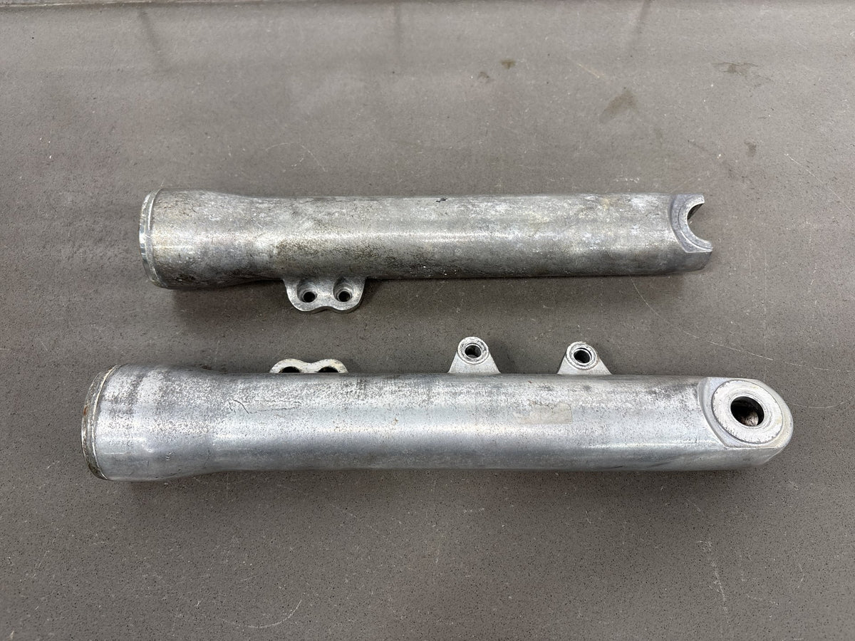 2006-2017 Harley-Davidson Dyna 49mm Front Fork Lowers Sliders 45947-06 45948-06