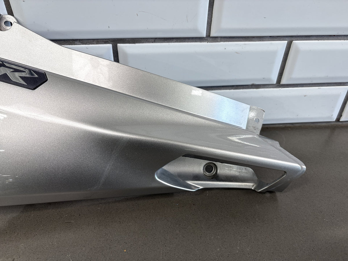 2006-2011 Yamaha FJR1300 Left Side Cover Panel Silver OEM 3P6-21711-00-P0