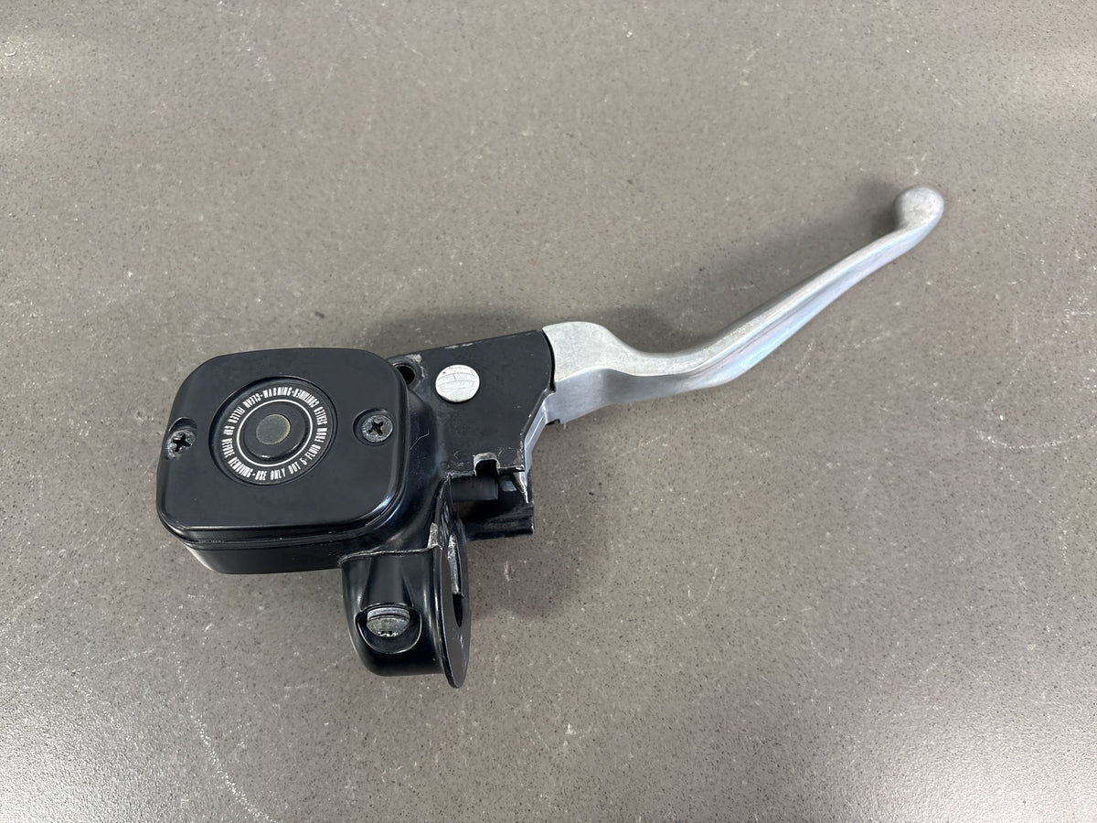 00-05 Harley Heritage Softail FLSTC FLSTCI Front Brake Master Cylinder 45019-96D