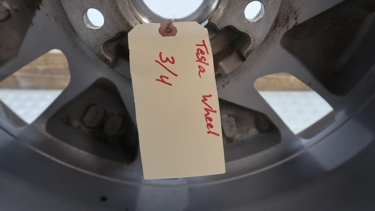 2017-2020 Chrysler Pacifica 18x7.5 OEM Wheel 5SQ16TRMAB Scuffed