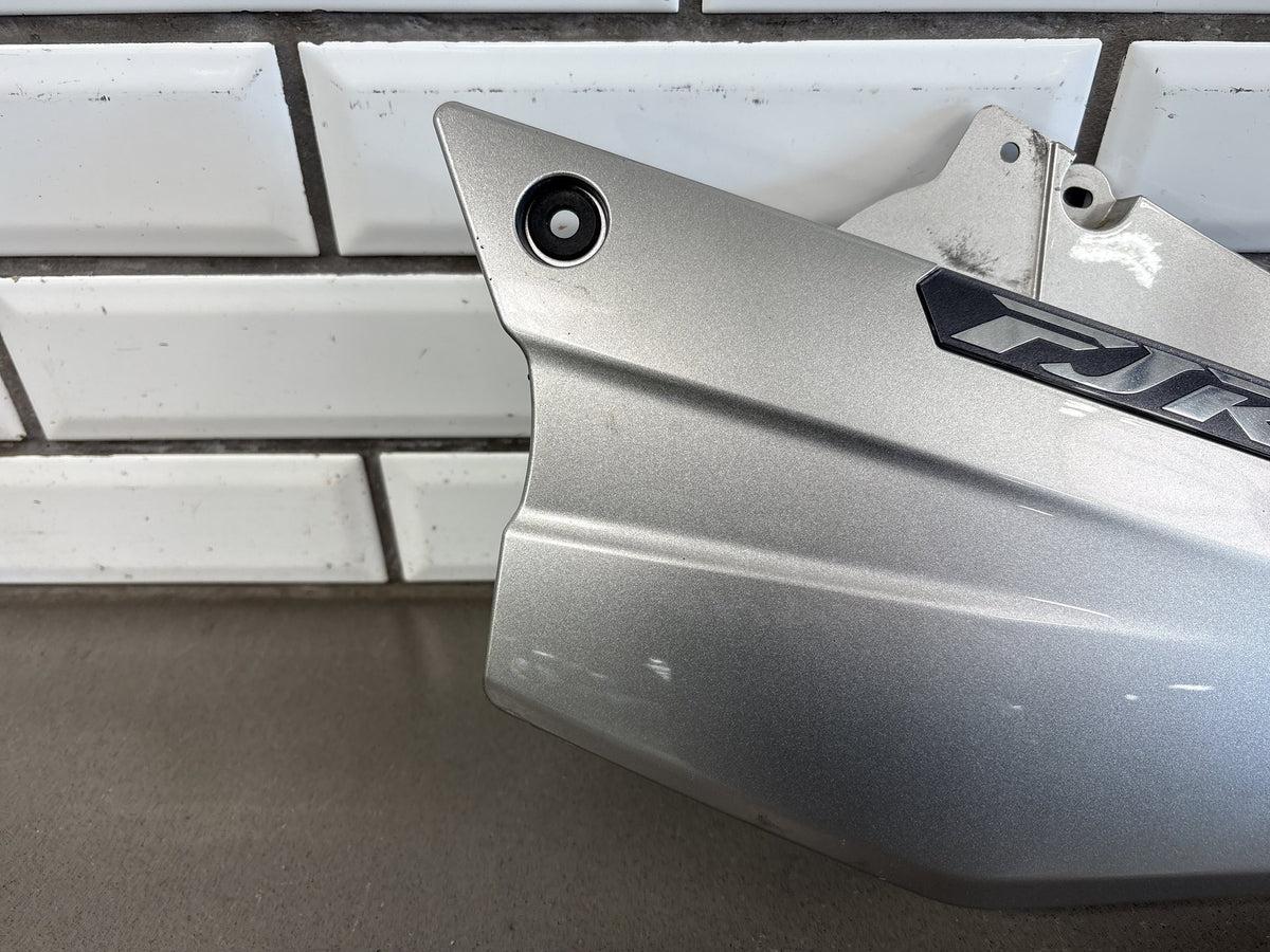 2006-2011 Yamaha FJR1300 Left Side Cover Panel Silver OEM 3P6-21711-00-P0