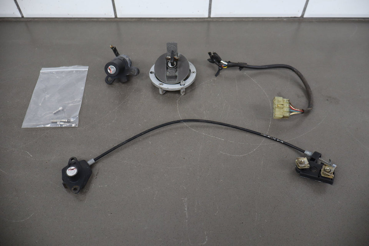 2000 Triumph Tiger 900 T709 Lockset Ignition Switch Gas Gap Lock Set with Key