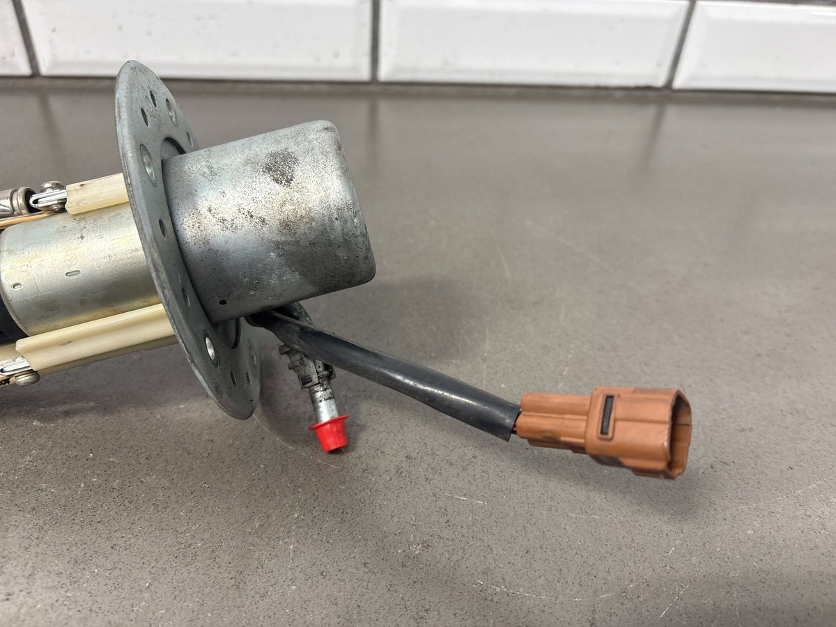 05-07 Suzuki SV650 SV650S Fuel Pump Assembly OEM 15100-16G00