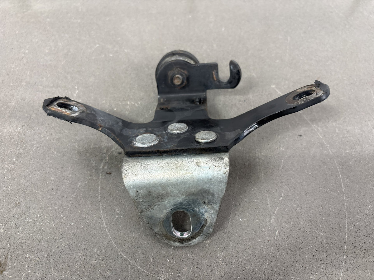 00-05 Harley Heritage Softail FLSTC Top Engine Mount Bracket OEM 16247-00