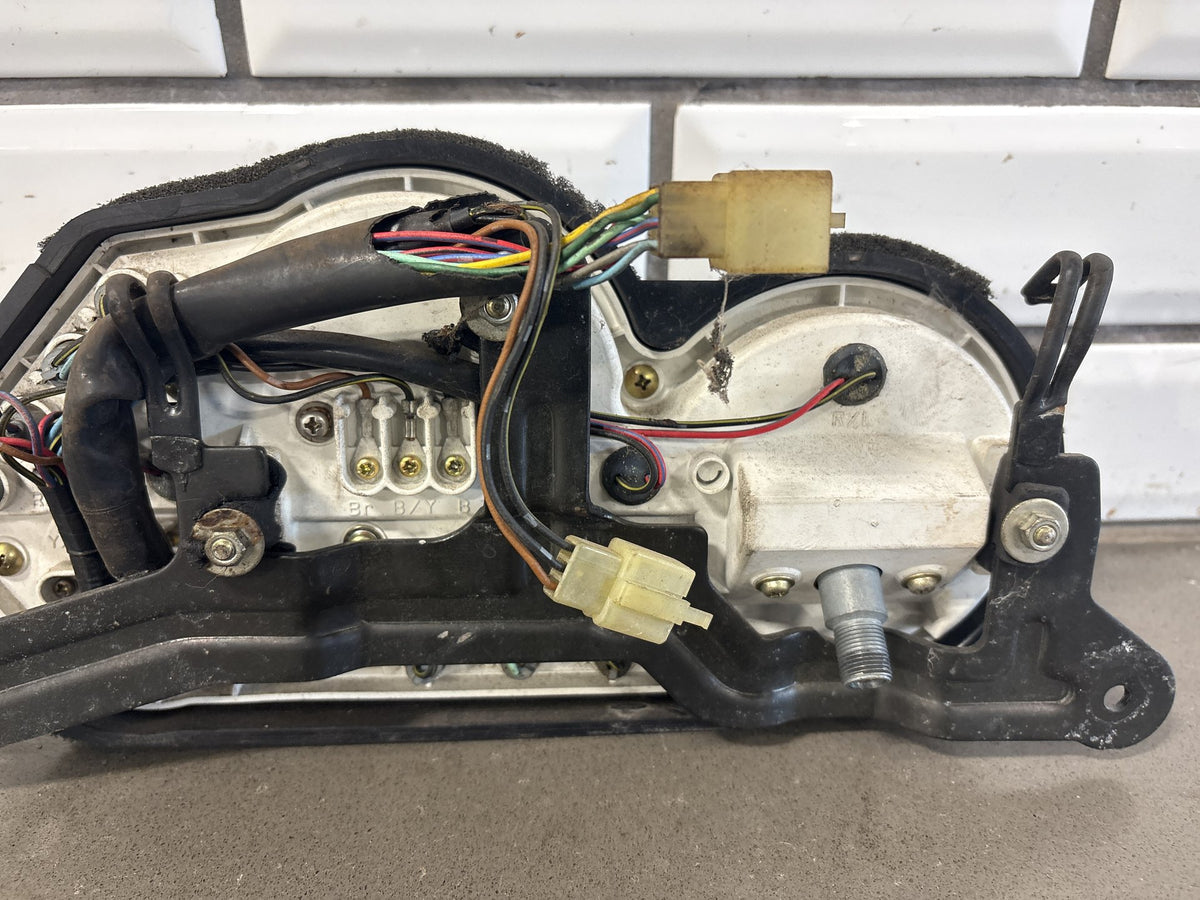 1990-1993 Kawasaki Ninja ZX-11 ZX1100C Speedometer Gauge Cluster MPH 25001-1789