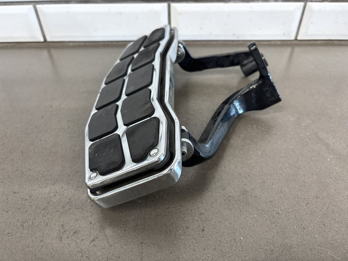 1993-2008 Harley Touring FLHR FLHT FLTR Driver Floorboards Pair Grid Inserts OEM