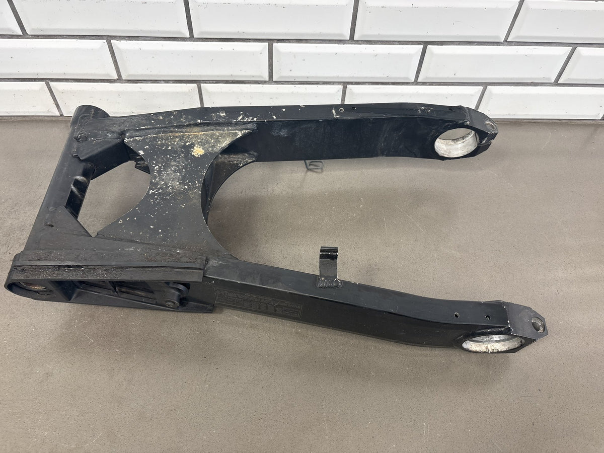 1990-1993 Kawasaki Ninja ZX-11 ZX1100C Swingarm Swing Arm OEM 33001-1351