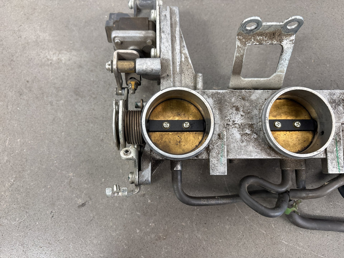 2005-2010 Triumph Sprint ST 1050 Speed Triple Throttle Bodies T1240460 OEM