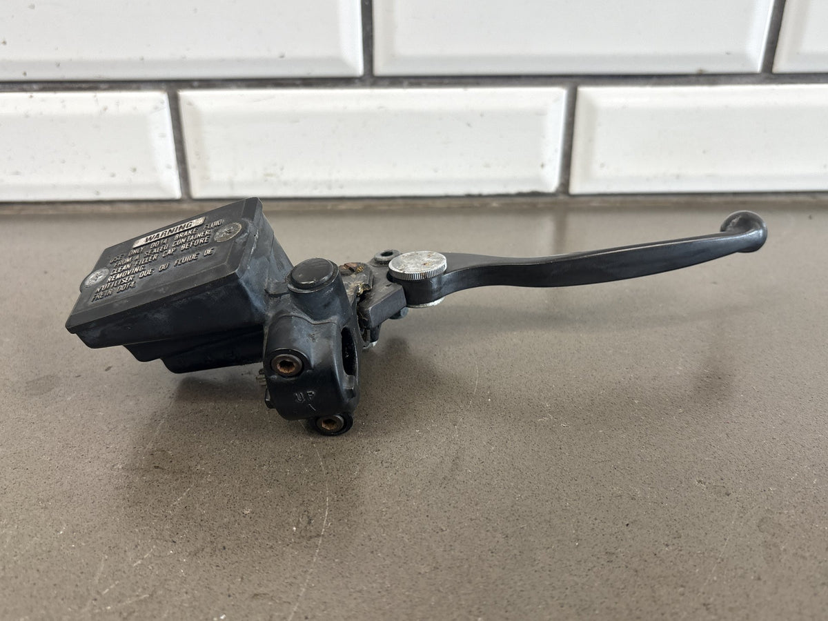 1990-1991 Kawasaki Ninja ZX-11 ZX1100C Front Brake Master Cylinder 43015-1378