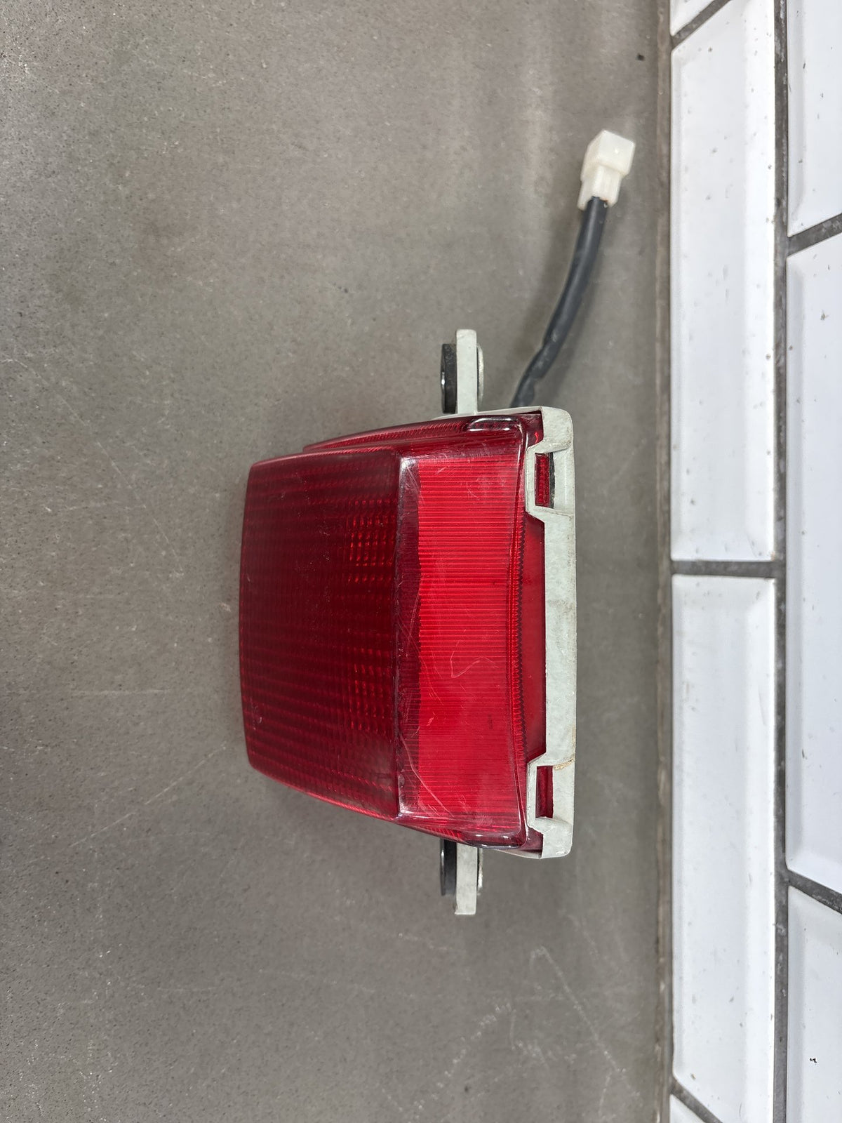 1990-1993 Kawasaki Ninja ZX-11 ZX1100C Tail Light Lamp Assembly OEM 23025-1200