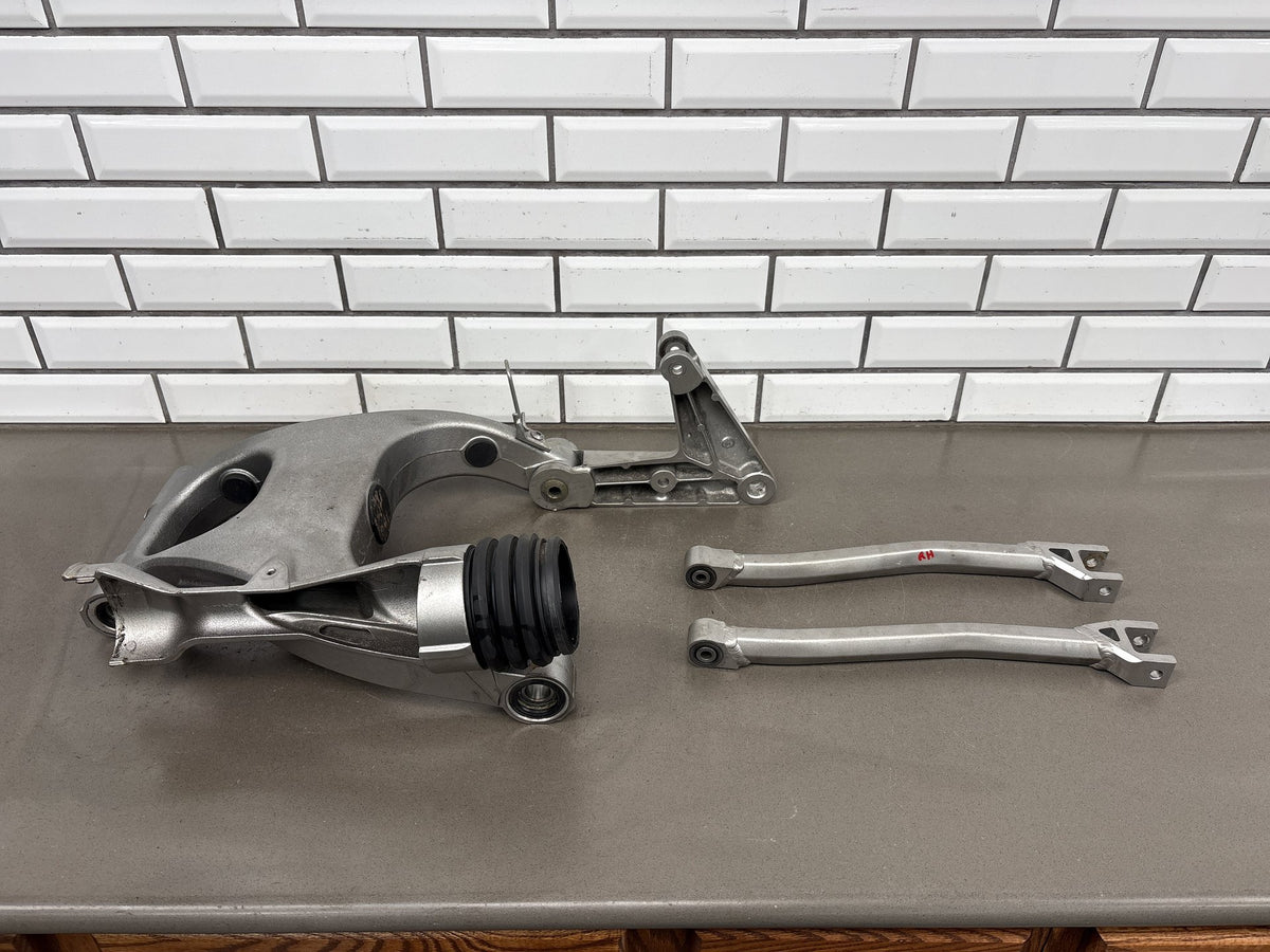 2010-2014 Kawasaki Concours 14 ZG1400 Swingarm 33001-0145