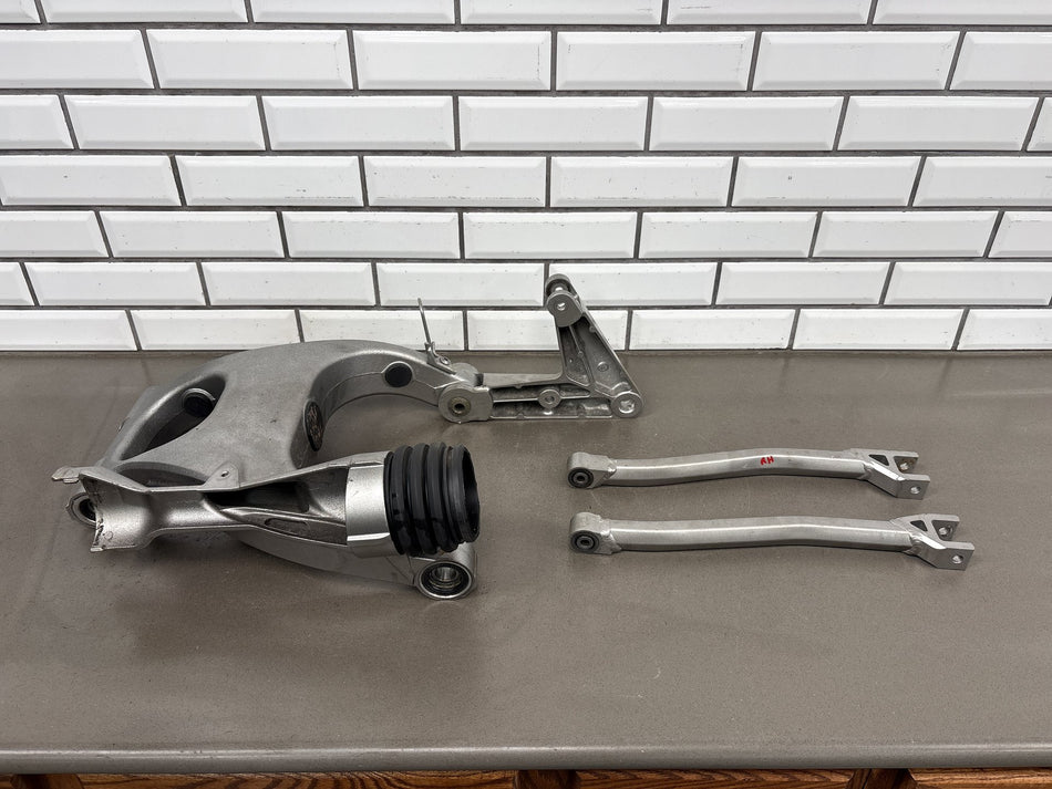 2010-2014 Kawasaki Concours 14 ZG1400 Swingarm 33001-0145