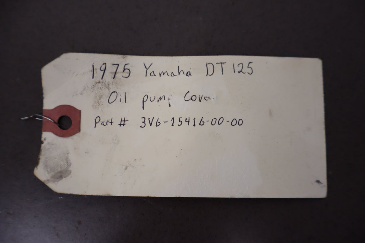 1975 Yamaha DT125 Oil Pump Cover OEM 3V6-15416-00-00 Genuine