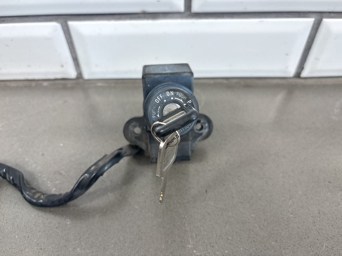 1990-1993 Kawasaki ZX-11 ZX1100C Lockset Ignition Switch Gas Cap Seat Lock Key