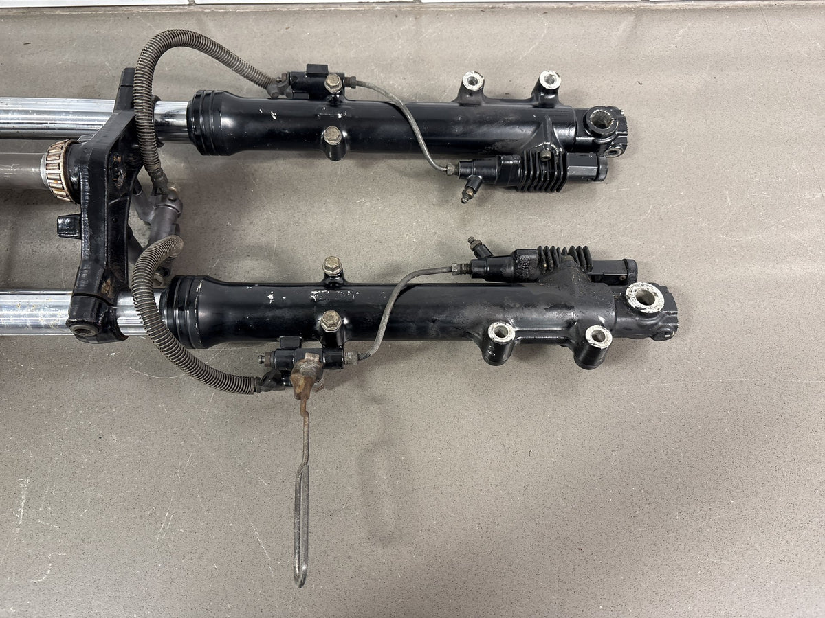 1982-1985 Kawasaki GPZ750 Front End Complete Forks Triple Trees OEM Straight