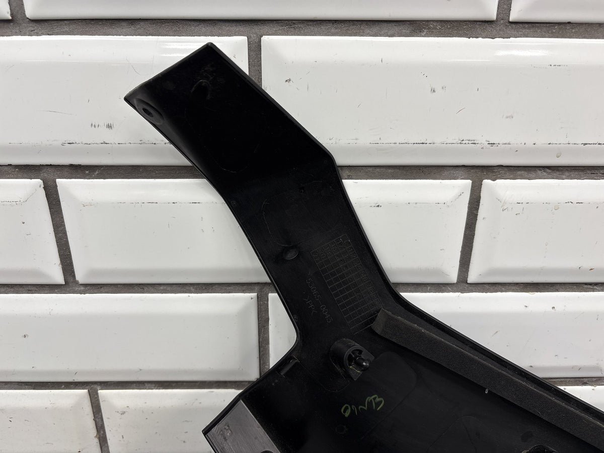 2018-2023 Kawasaki Ninja 400 Right Knee Pad Side Panel OEM 53065-0043