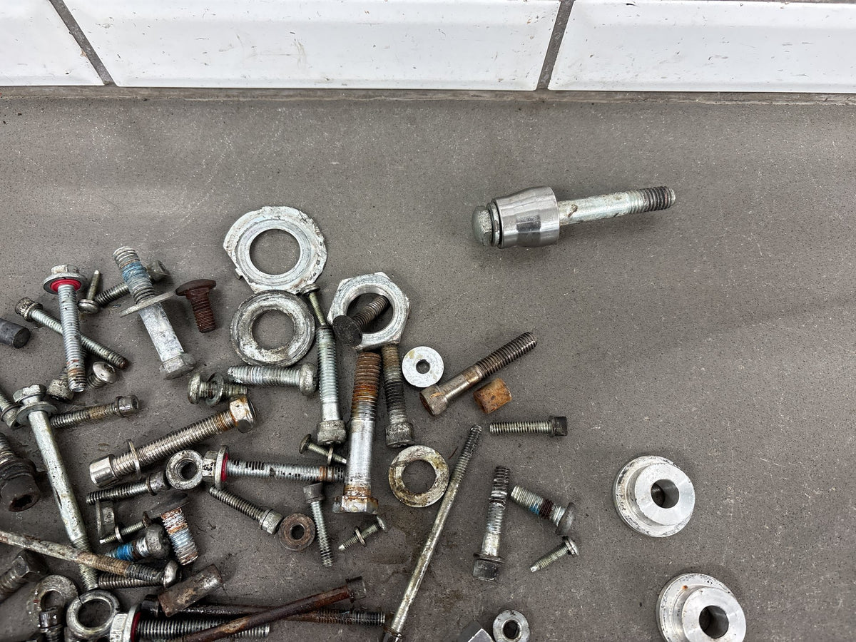 2006 Harley Dyna Super Glide FXDI Bolts Nuts Washers Hardware Lot OEM