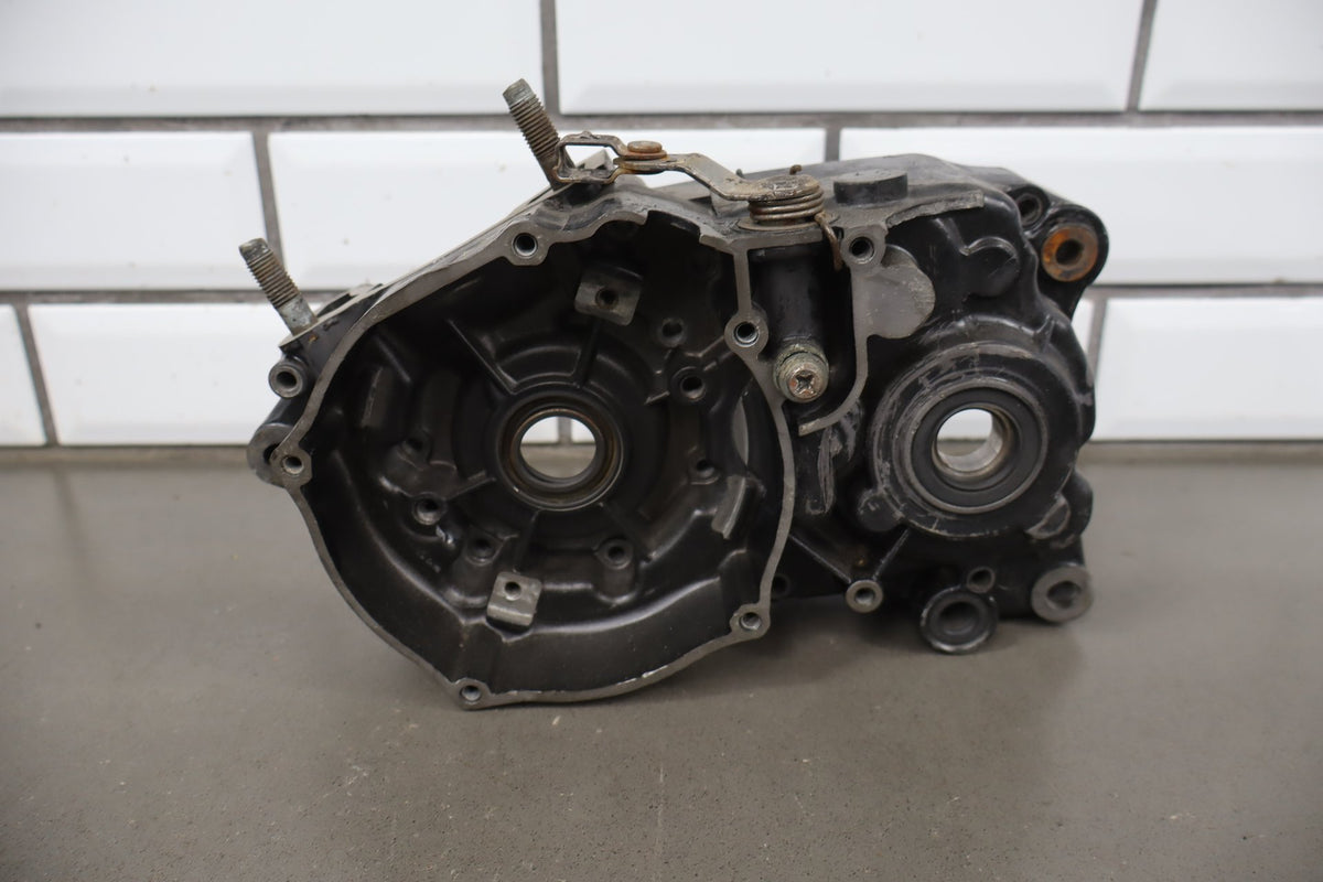 78-81 Yamaha YZ125 Left Engine Crankcase OEM 4V2-15111-00-00