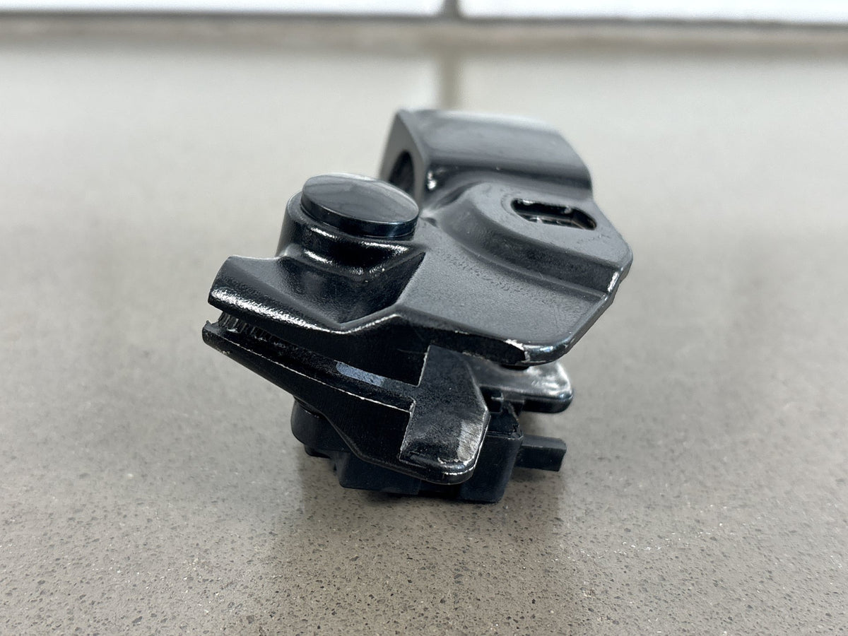 1999-2007 Yamaha YZF600R Clutch Lever Perch Holder OEM 29L-82911-01-00
