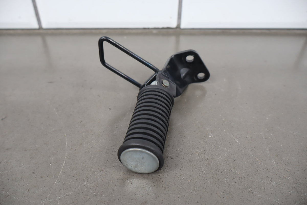 2001-04 Suzuki VL800 Volusia Passenger Pegs OEM
