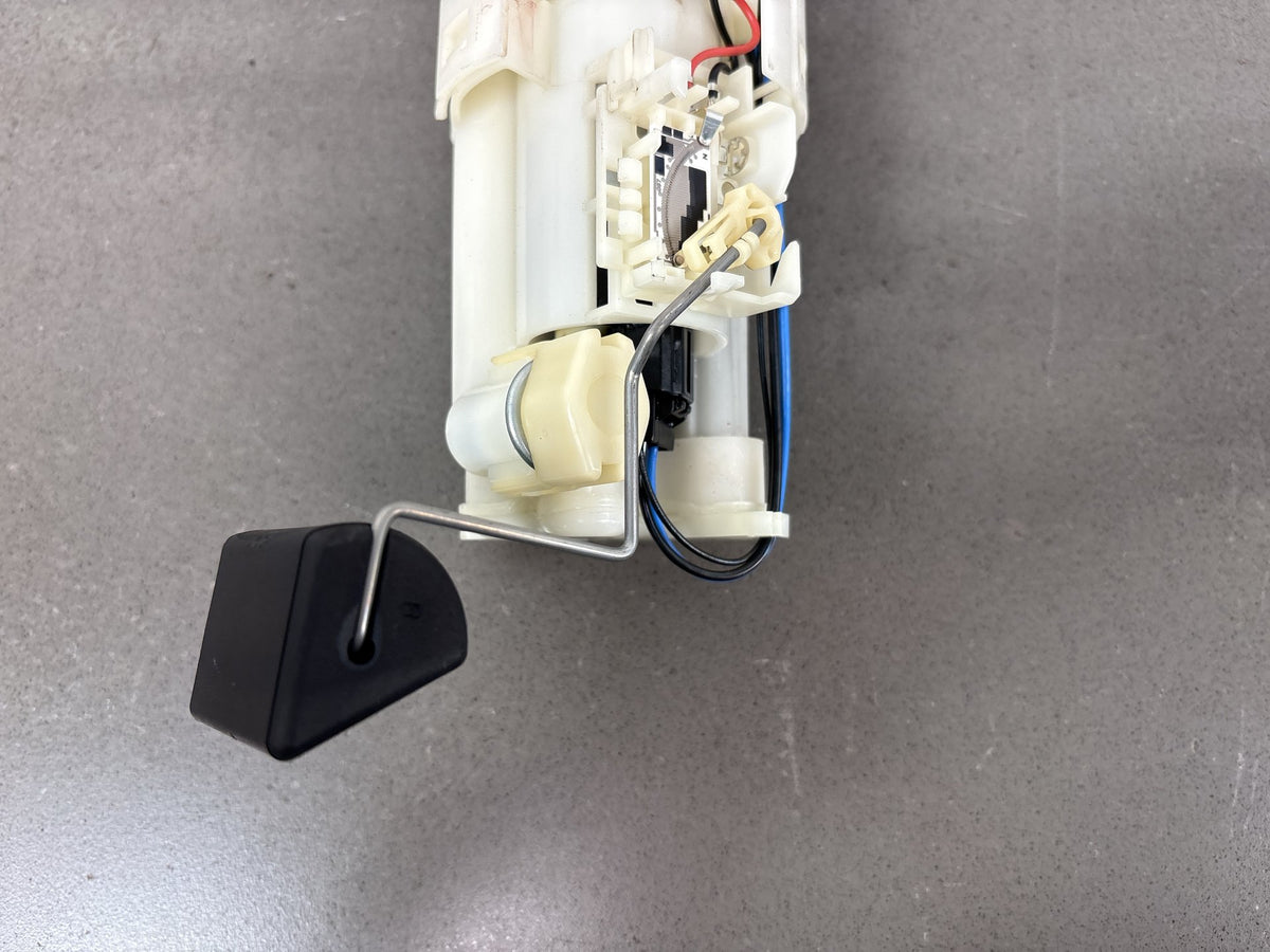 2006-2007 Yamaha FJR1300 Fuel Pump Assembly Level Sender OEM 5JW-13907-21-00