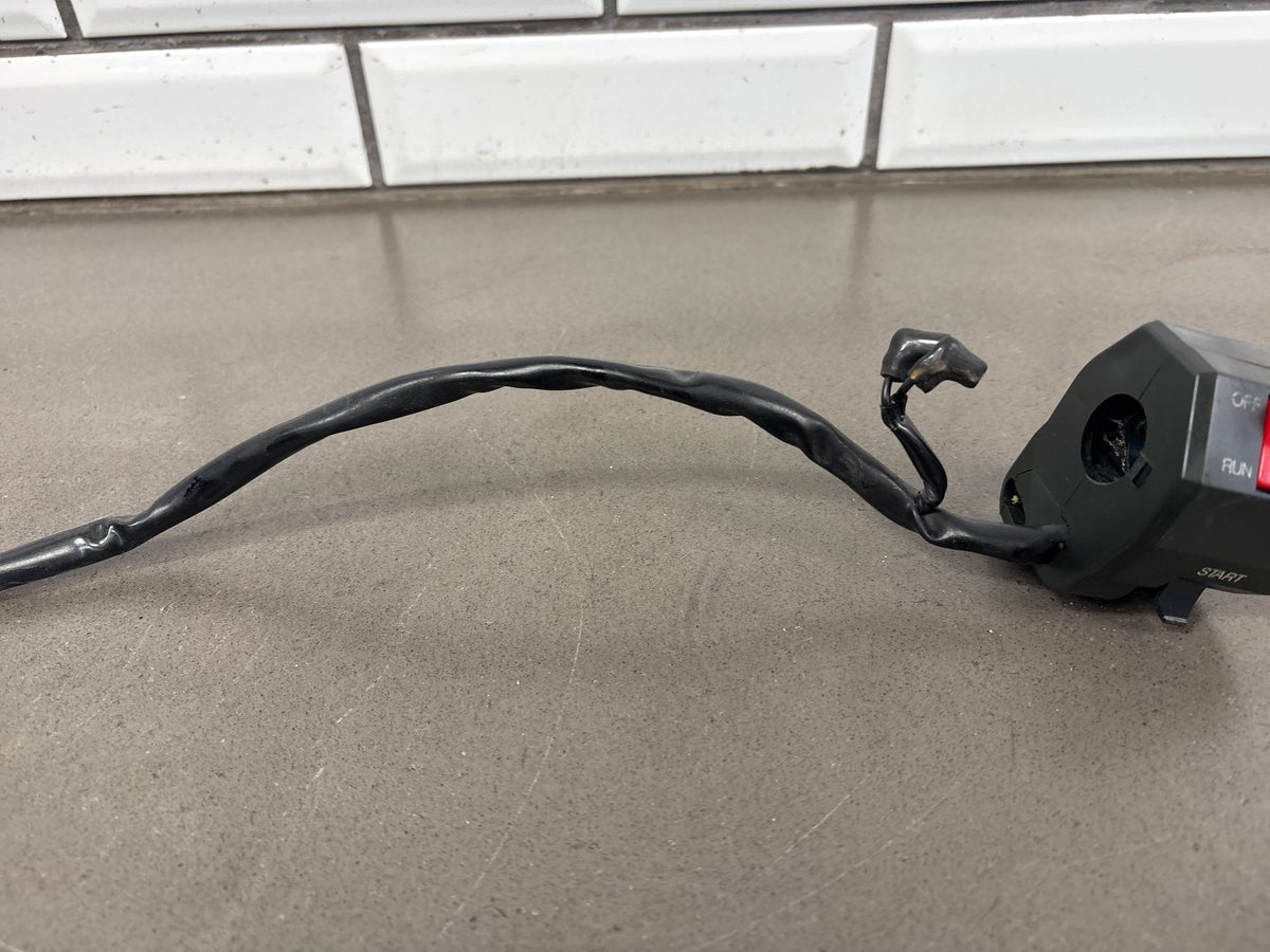 1990-1993 Kawasaki Ninja ZX-11 ZX1100C Right Handlebar Switch Housing 46091-1561