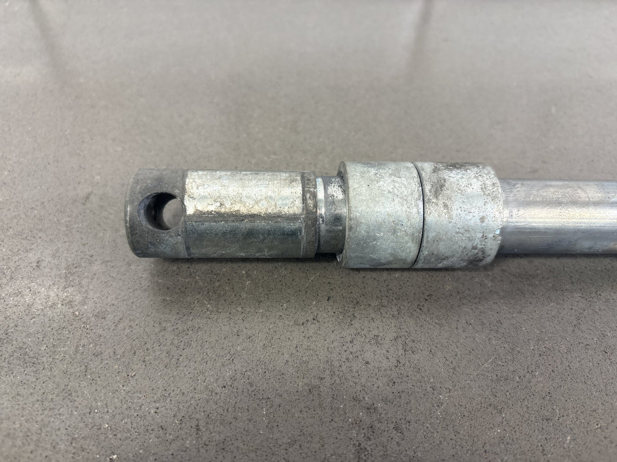00-06 Harley Road King FLHR FLHRI FLHRCI FLHRS Front Axle Silver OEM 43364-00