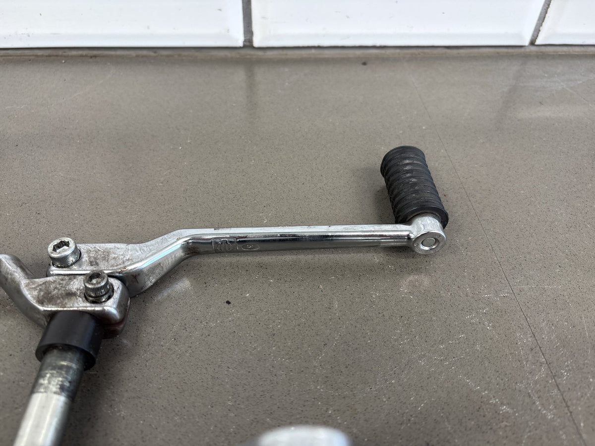 1999-2006 Harley Road King FLHR FLHRI FLHRCI FLHRS Shift Lever OEM 33895-82D