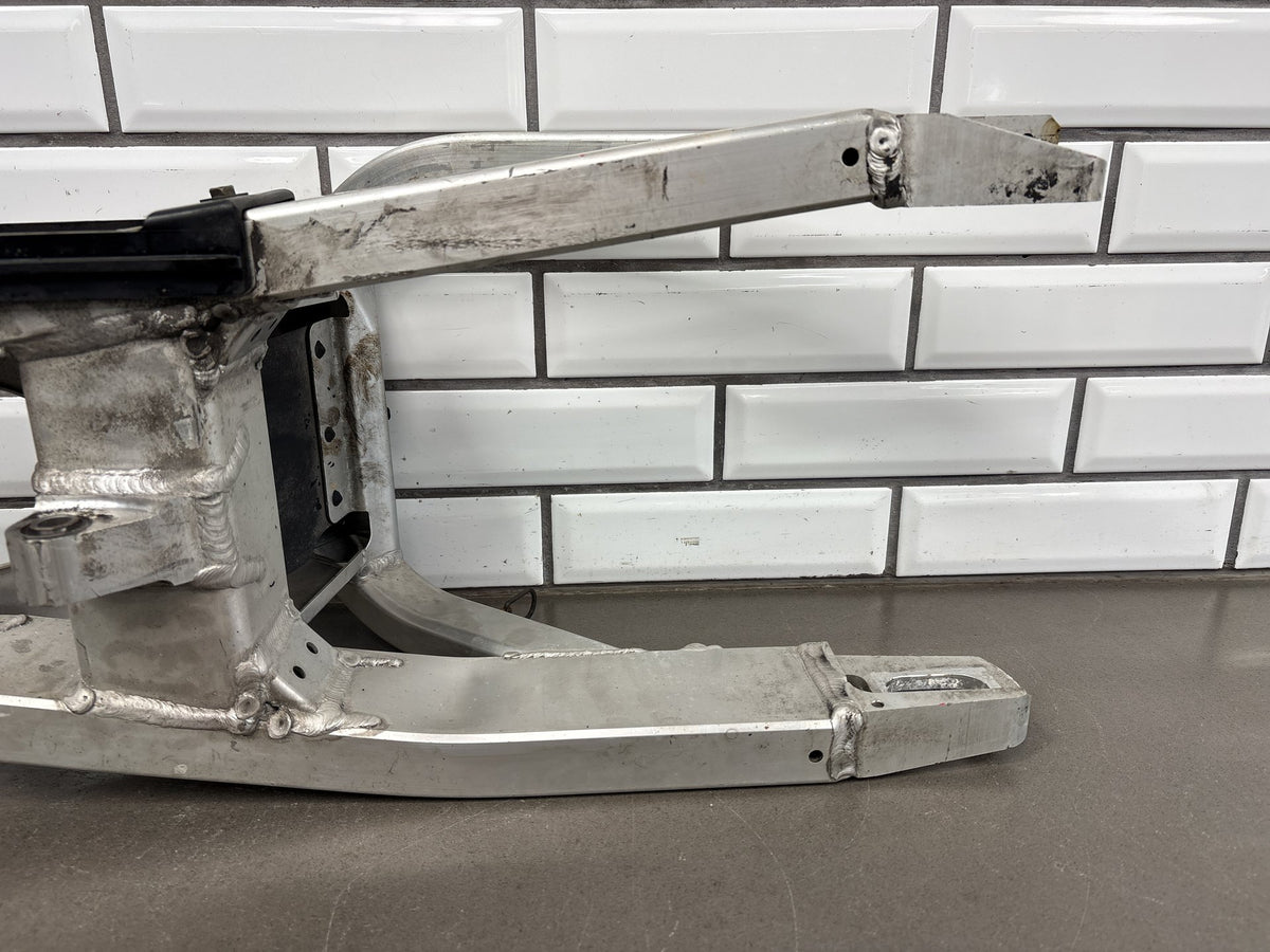 1999-2000 Yamaha YZF-R6 Rear Swingarm Swing Arm OEM