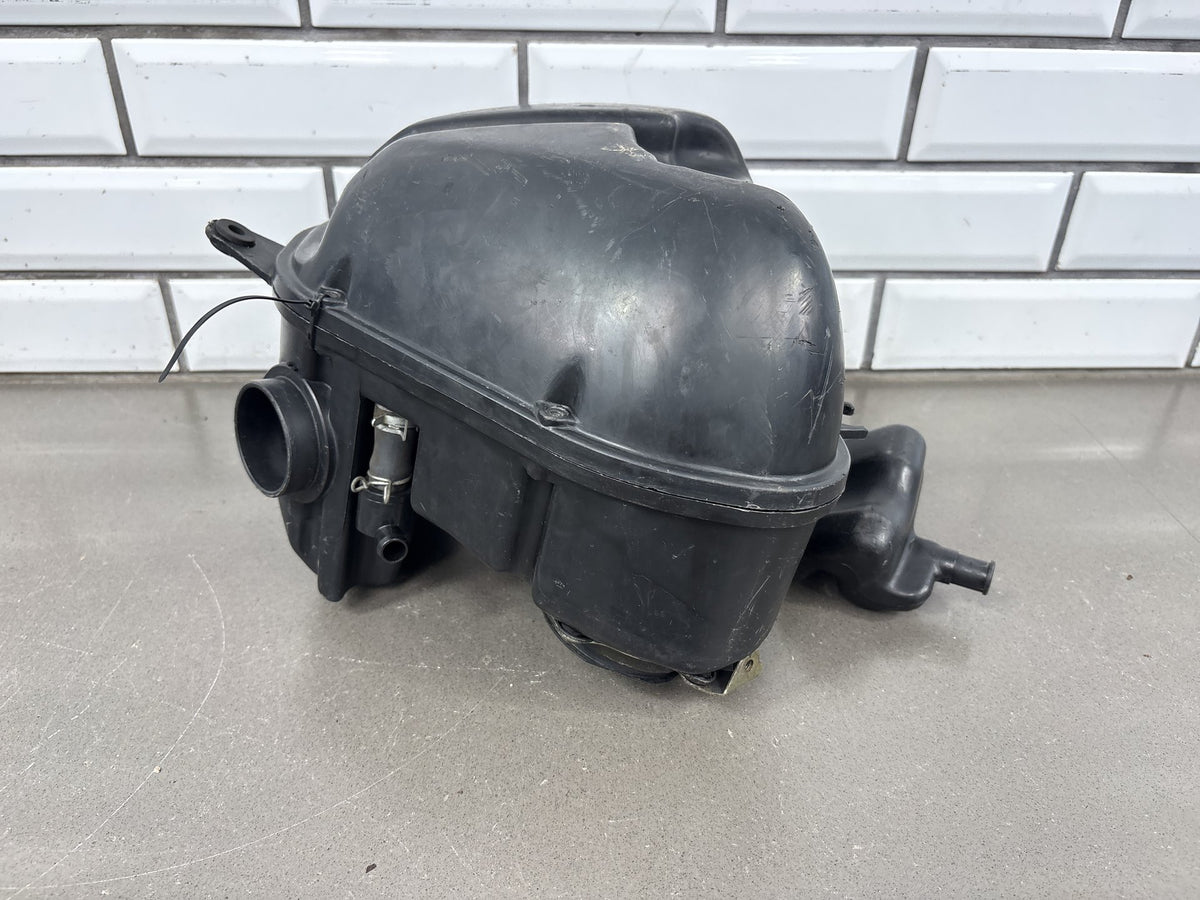 1999-2002 Yamaha YZF-R6 Airbox Air Box Intake Housing OEM