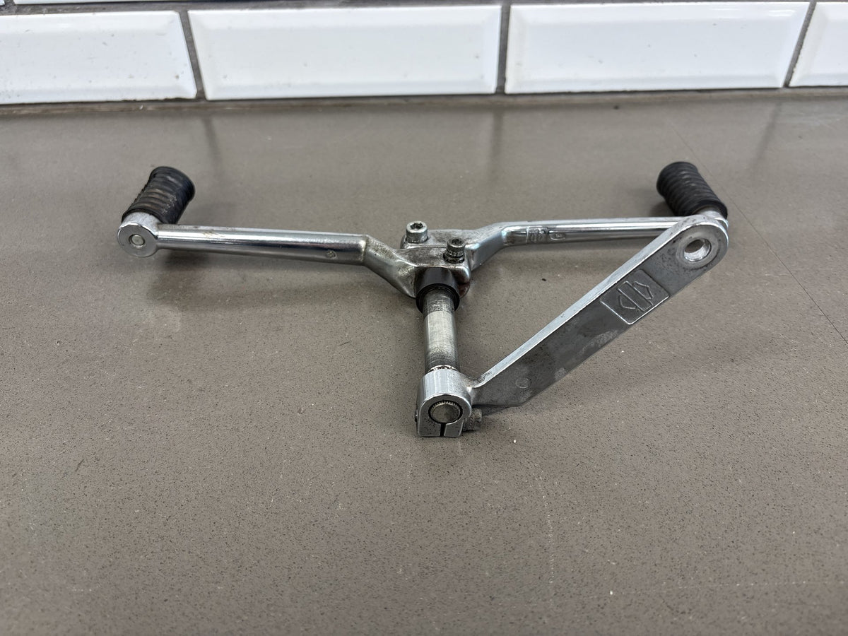 1999-2006 Harley Road King FLHR FLHRI FLHRCI FLHRS Shift Lever OEM 33895-82D