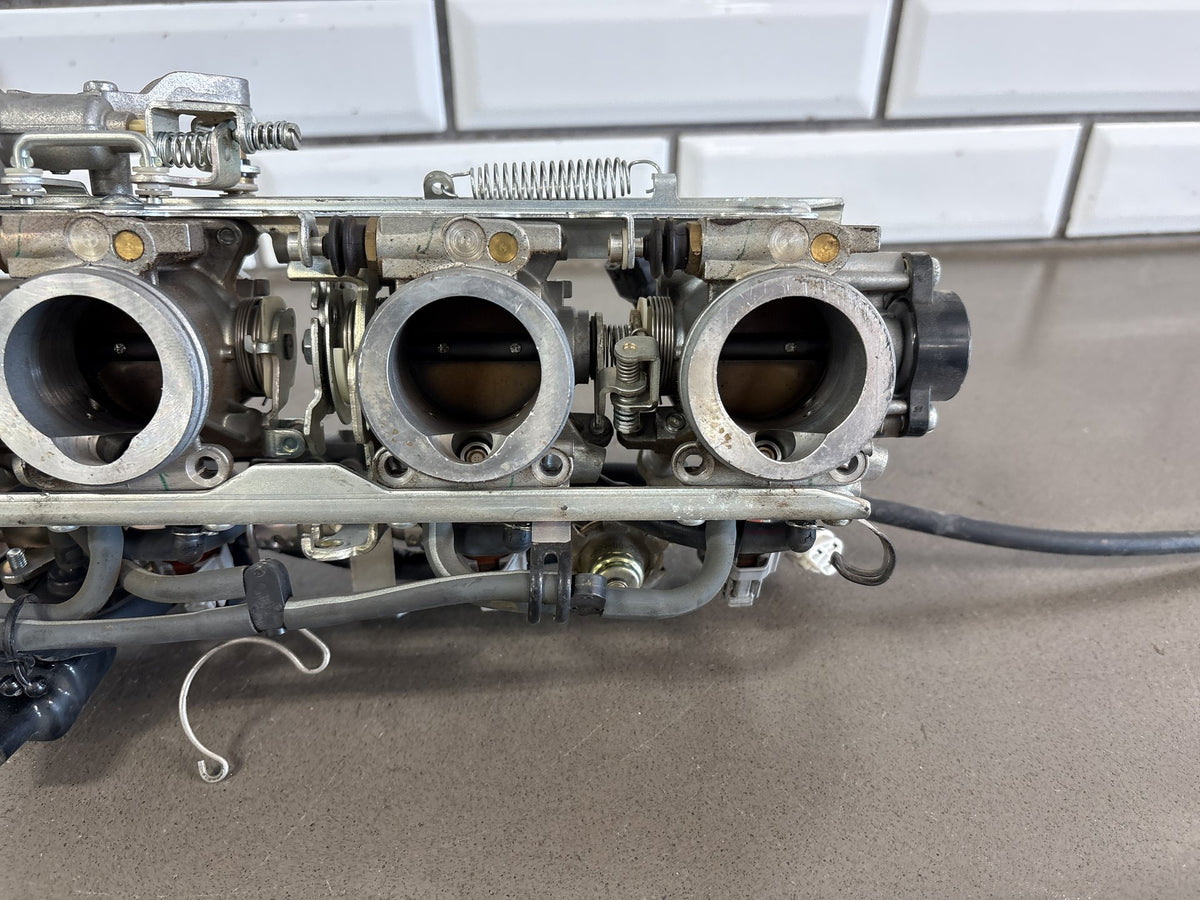 2006 Yamaha FJR1300A Throttle Bodies Injectors Fuel Rail TPS OEM 3P6-13750-01-00