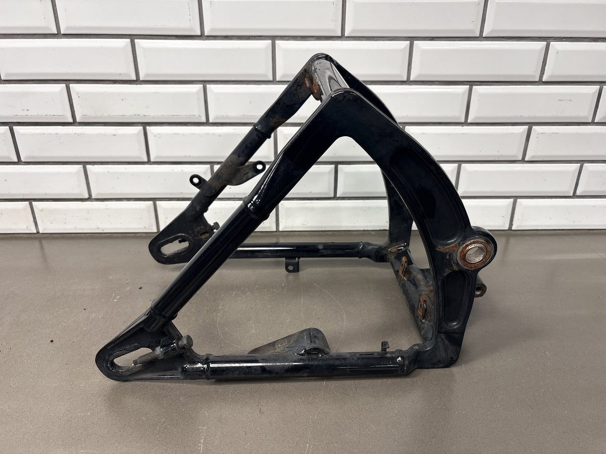 00-06 Harley Heritage Softail Classic FLSTC FLSTCI Rear Swingarm OEM 47573-00A
