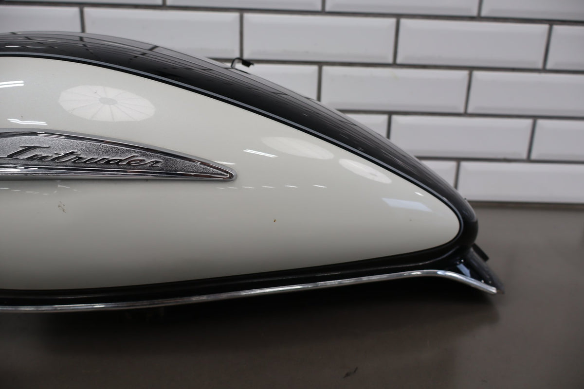 2001 Suzuki VL800 Volusia Fuel Tank Black White FP4