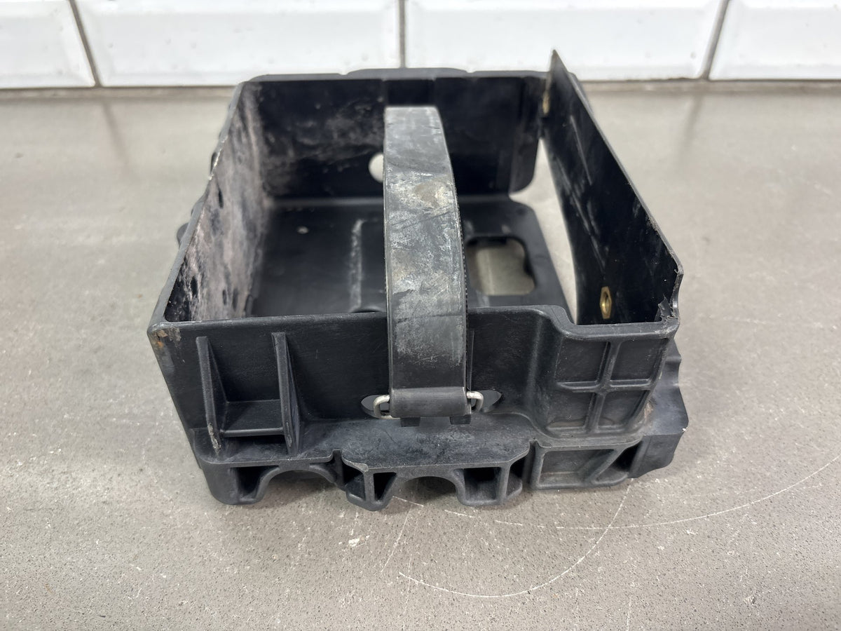06-08 Dyna Super Glide Street Bob Low Rider Harley Battery Tray Box 70379-06