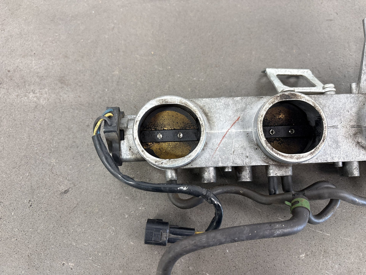 2005-2010 Triumph Sprint ST 1050 Speed Triple Throttle Bodies T1240460 OEM