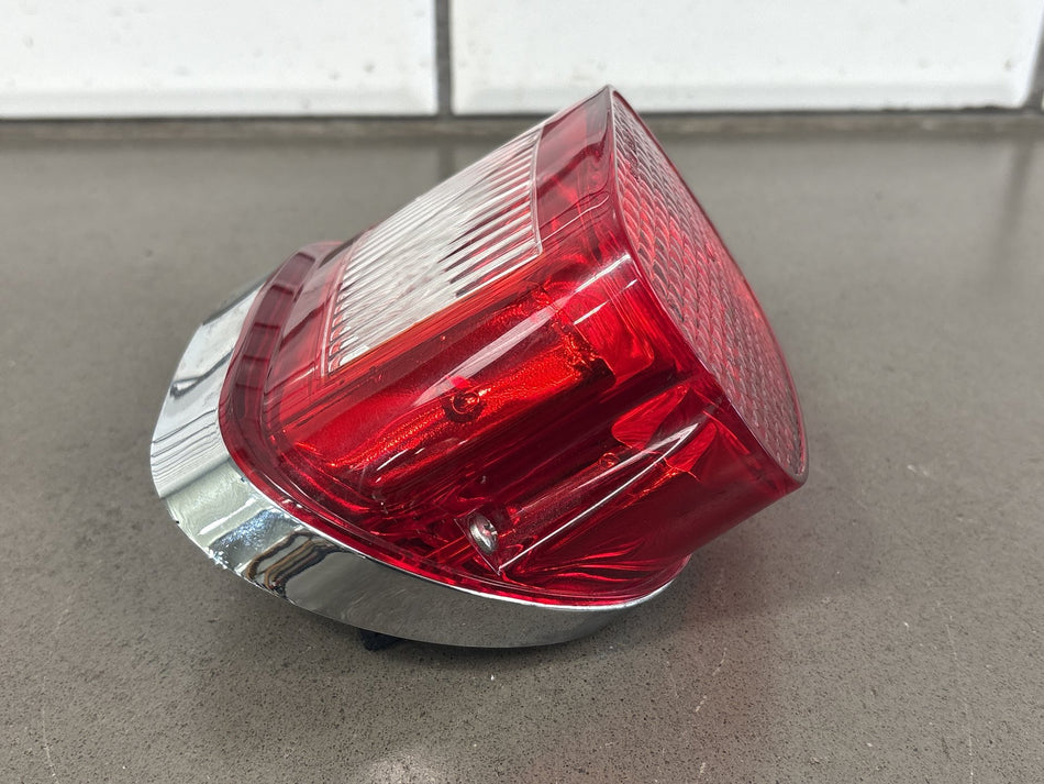 99-05 Harley Road King FLHR FLHRI FLHRCI FLHRS FLHRSI Tail Light & Base 68368-03