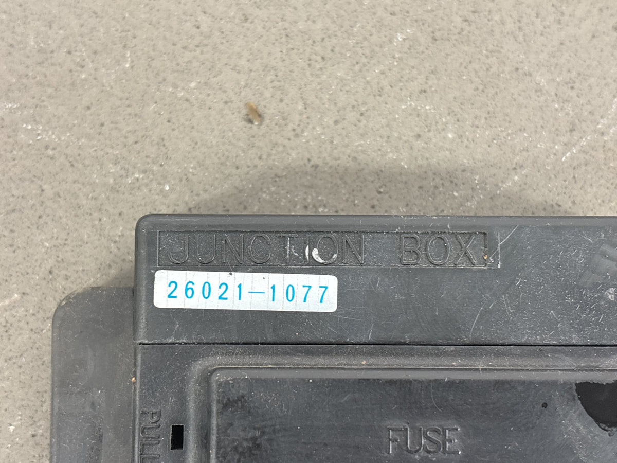 1990-1993 Kawasaki Ninja ZX-11 ZX1100C Junction Fuse Box OEM 26021-1077