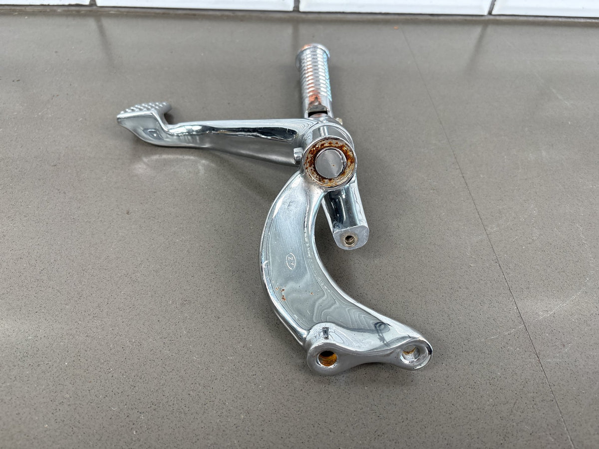 04-13 Harley Davidson Sportster XL 1200 883 Foot Peg Forward Controls Left/Right